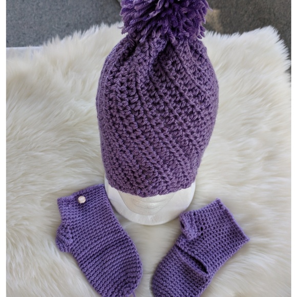 *NWOT*Handmade Crochet Hat with Fingers Out Glover - Picture 2 of 4